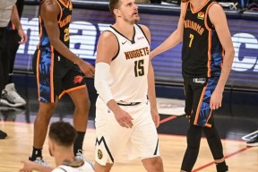 米乐体育平台加时末段瓦伦西亚复出首秀：NBA常规赛节点到来，目标明确，轮换策略成焦点的简单介绍