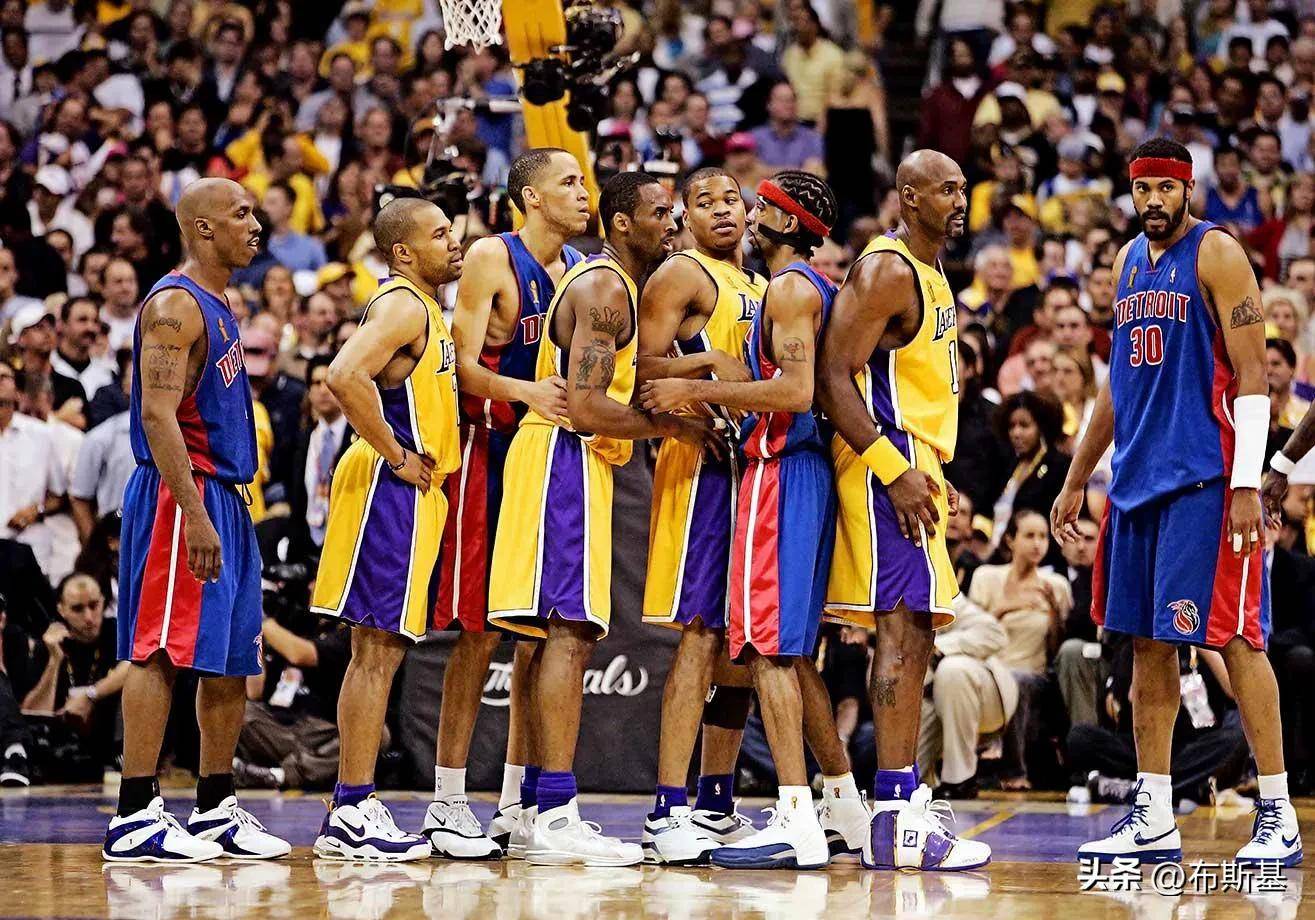  NBA季后赛赛程吃紧；里尔赛后内部沟通；引发热议；年轻球员得到机会