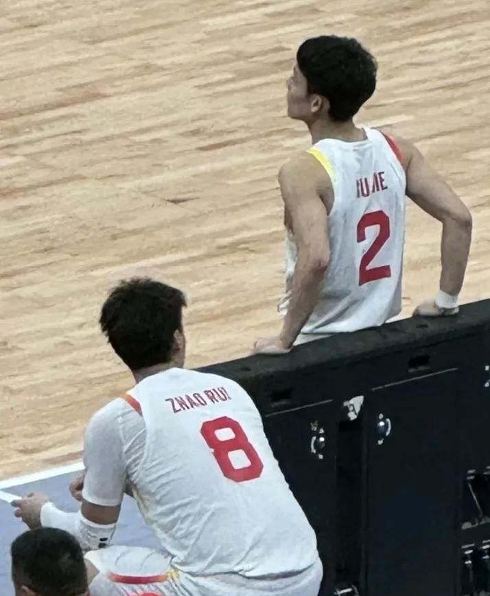 关于CBA季后赛倒计时，尼斯加时末段单刀错失，细节引发关注，质疑声仍在，控场能力受关注的信息